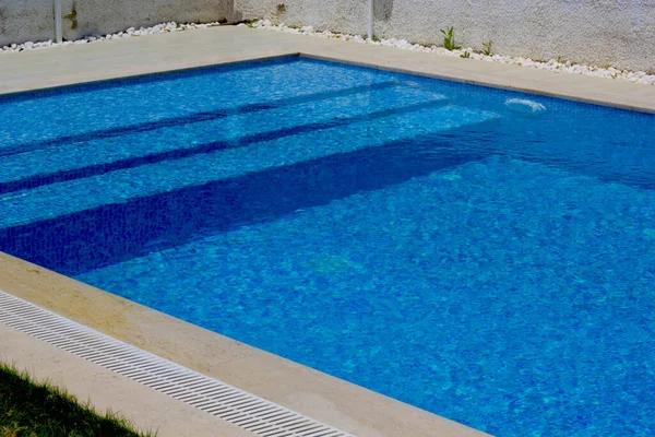 Pool Remodeling Service for Beautiful Outdoor Living Spaces