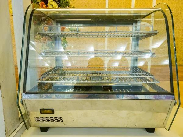 Improve Food Presentation With a Modern Food Warmer Display